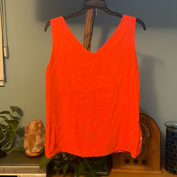 Dana Buchman Tops - Gorgeous silk blouse